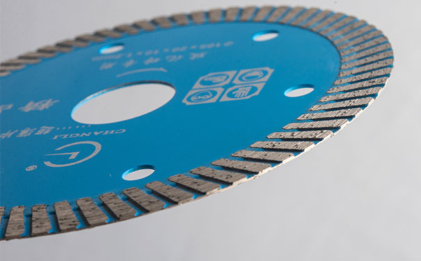 超薄金剛石鋸片在切割的時可以起到什么作用？