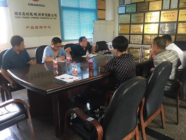 市經(jīng)信委領導來湖北昌利公司座談，調(diào)研金剛石工具產(chǎn)業(yè)發(fā)展情況