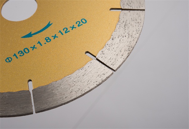 被微晶石鋸片切割后的微晶石還需要進(jìn)行哪些工序完成鋪貼呢？