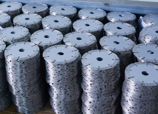 你知道石材專用鋸片冷卻潤滑劑由哪些物質(zhì)組成的嗎?